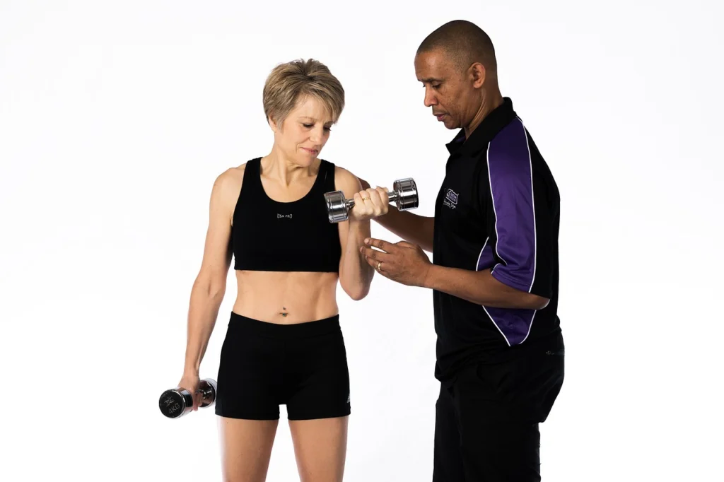 Coach sportif 2025 : les technologies à dompter pour rester crédible et faire gonfler les delts de vos clients