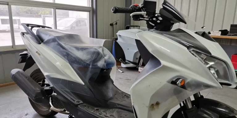 film covering moto
