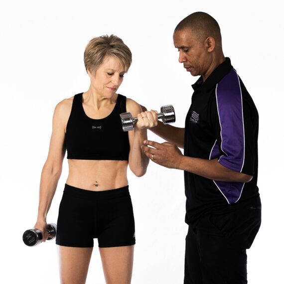 Coach sportif 2025 : les technologies à dompter pour rester crédible et faire gonfler les delts de vos clients